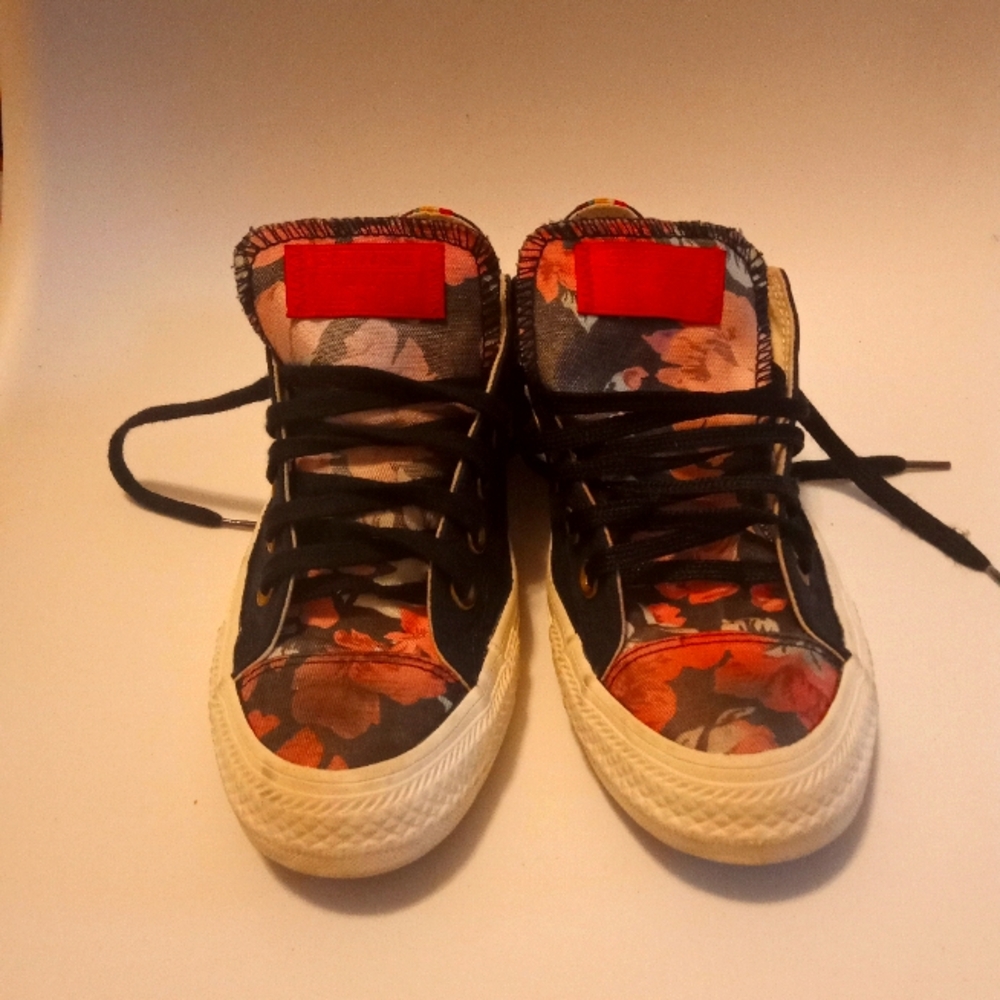 Women's Floral Converse size 7